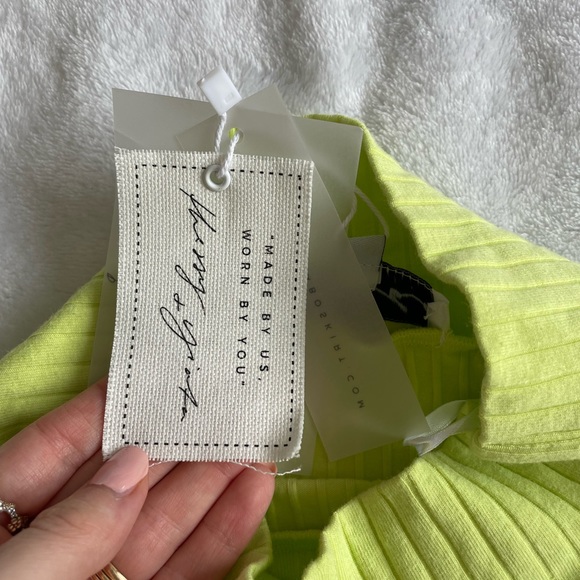 Sabo Skirt NWOT Green Cropped Turtleneck - Picture 3 of 4